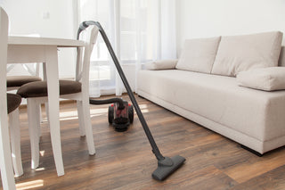 How to Choose a Vacuum Cleaner for Bare Floors